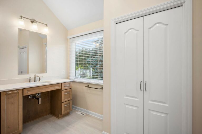 Fincherie, Chardon Ohio, bathroom remodel-image