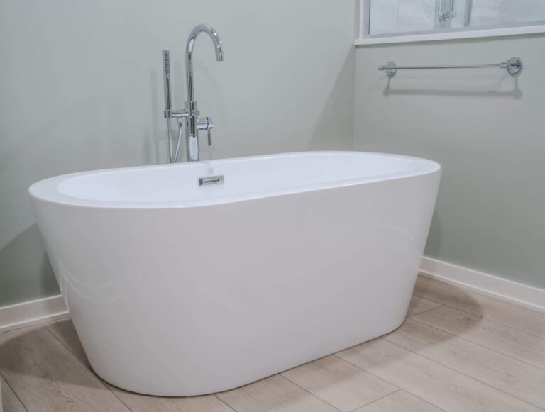 Chagrin Falls – Kitchen & Bathroom-image