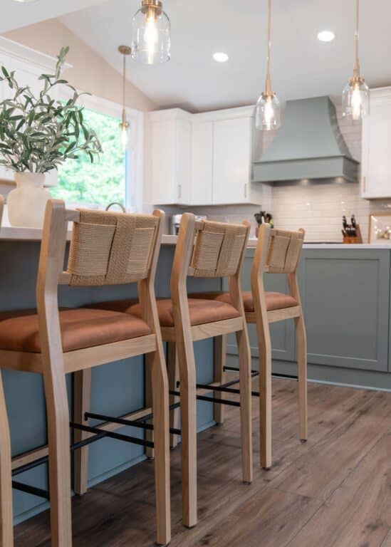 solon-kitchen-remodel-bar-stool-detail-keselman-construction-group